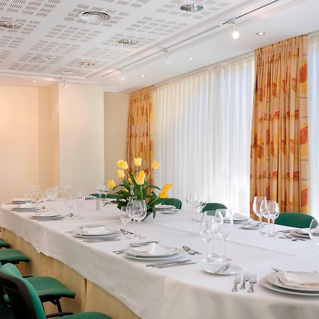 Holiday Inn Lisbon By Ihg Bagian luar foto
