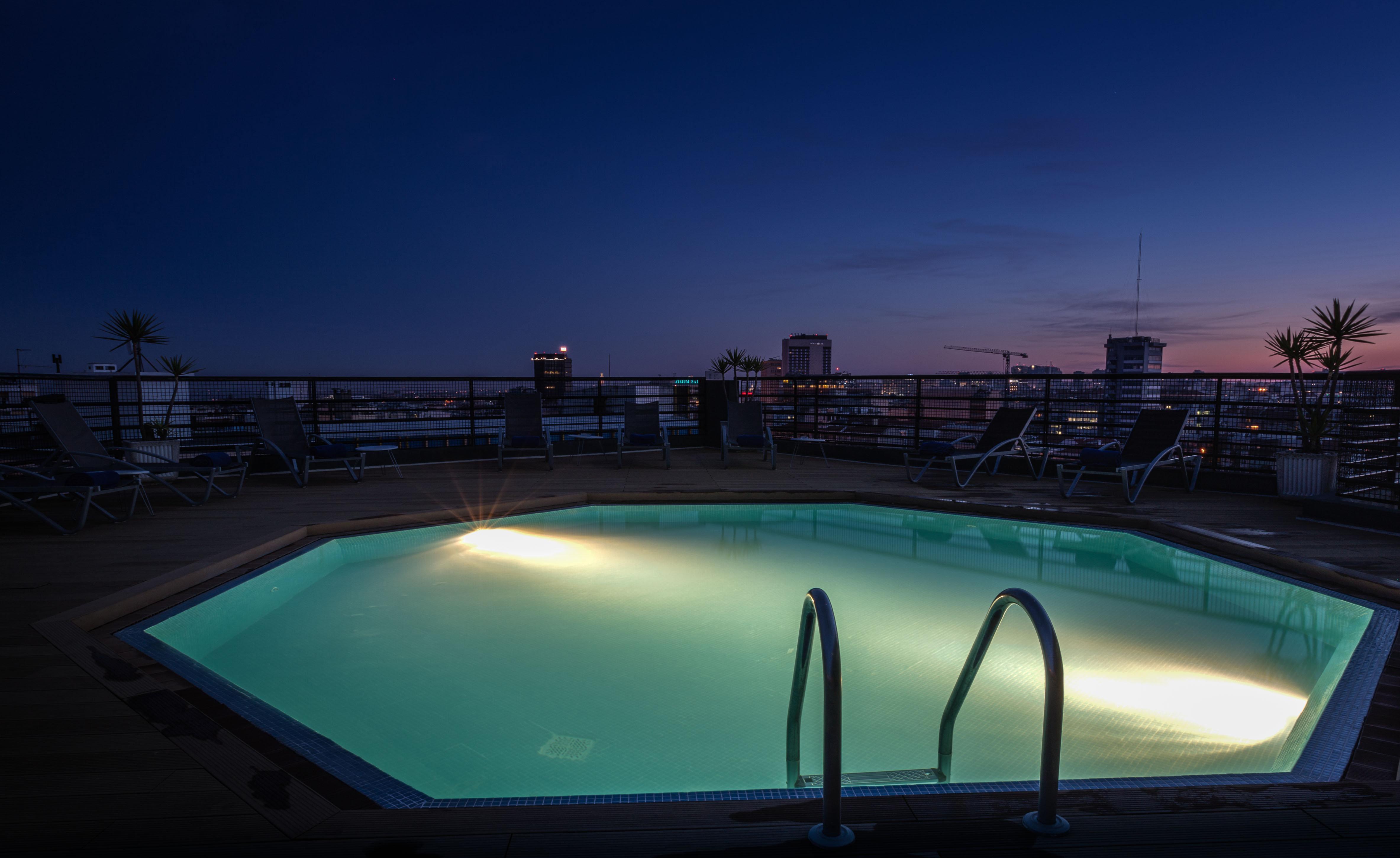Holiday Inn Lisbon By Ihg Bagian luar foto